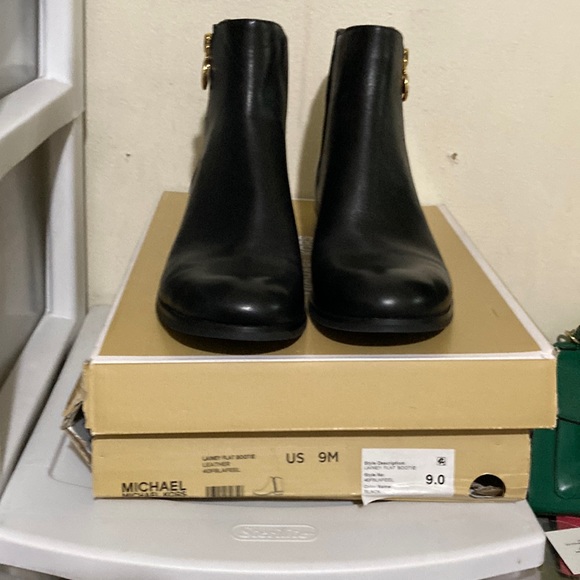 Michael Kors Lainey Flat Bootie Black leather - Picture 2 of 14